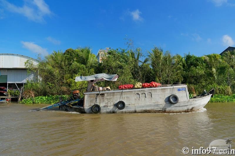 DSC04174marche-flottant.jpg