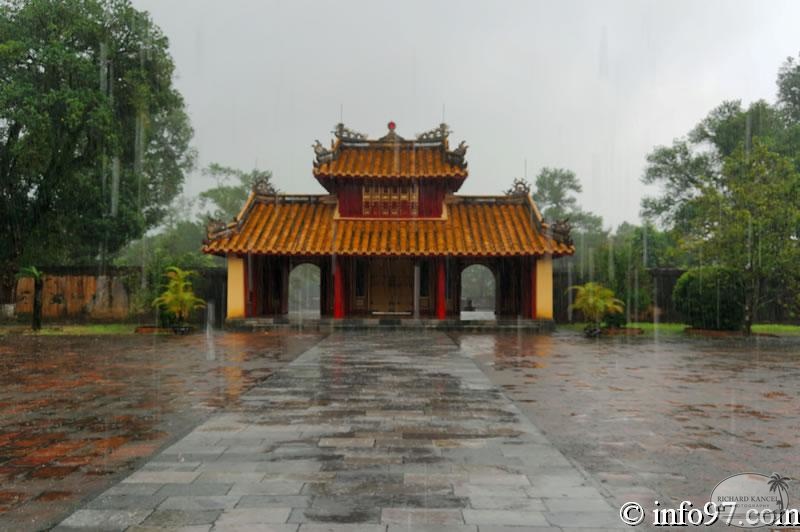 DSC02598tombeaux-imperiaux-hue.jpg