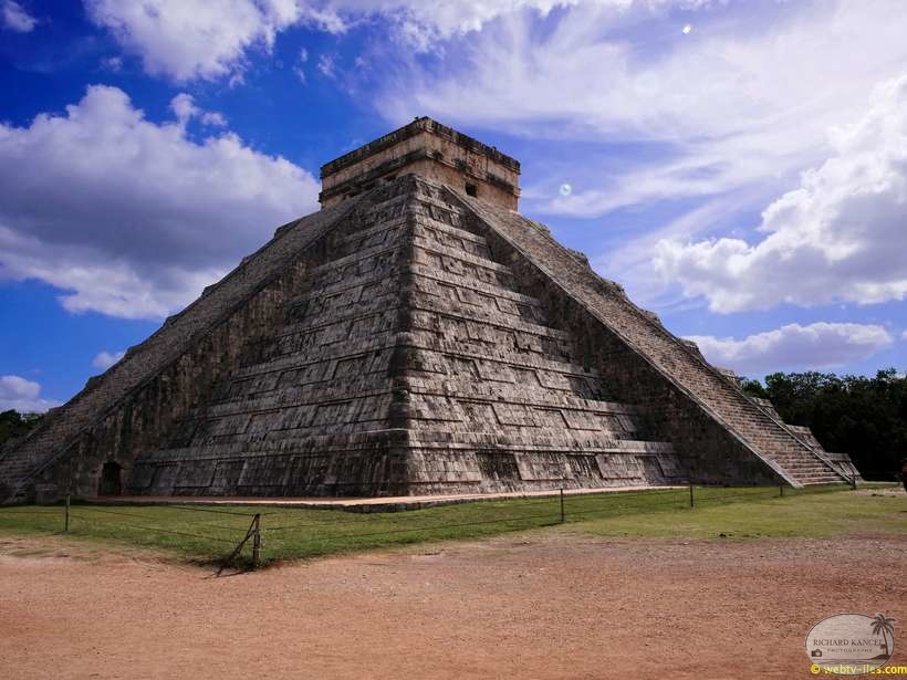 chitchen-itza-008.jpg