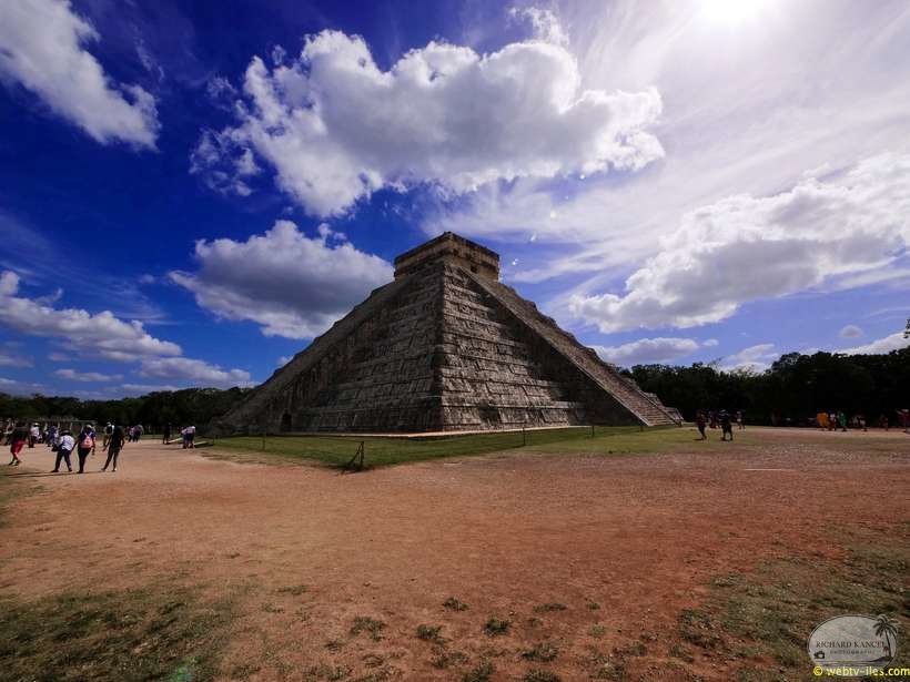 chitchen-itza-009.jpg