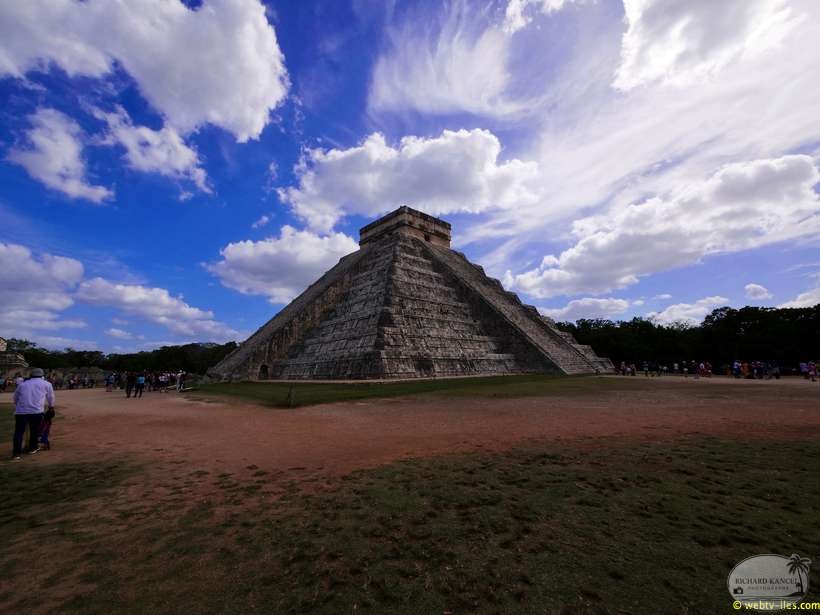 chitchen-itza-012.jpg