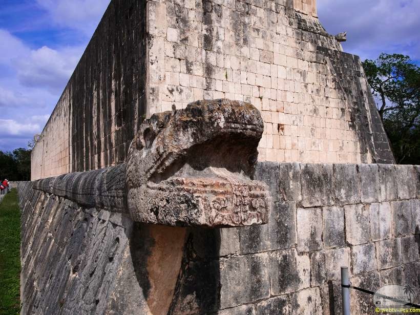 chitchen-itza-021.jpg
