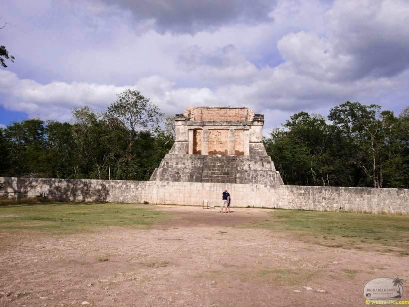chitchen-itza-024.jpg
