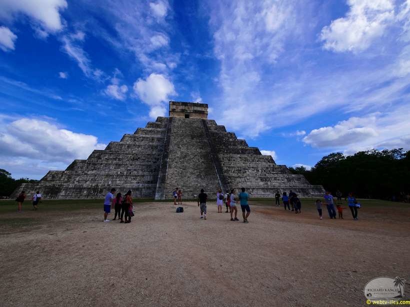 chitchen-itza-048.jpg
