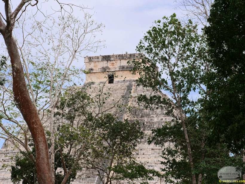 chitchen-itza-072.jpg