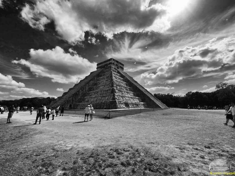 chitchen-itza-086.jpg