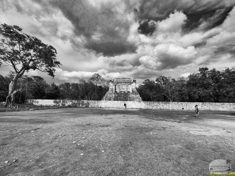 chitchen-itza-094.jpg