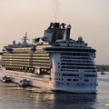 boat-caiman127.jpg