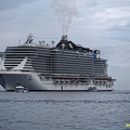 boat-caiman133.jpg