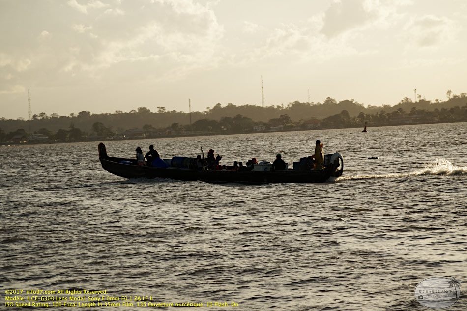 guyane31-st-laurent-fleuve.jpg
