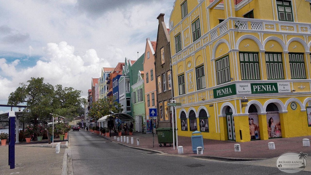curacao-d390.jpg