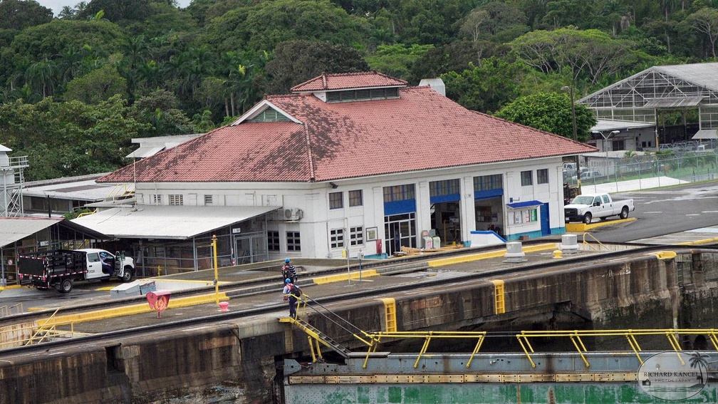 panama-f625.jpg