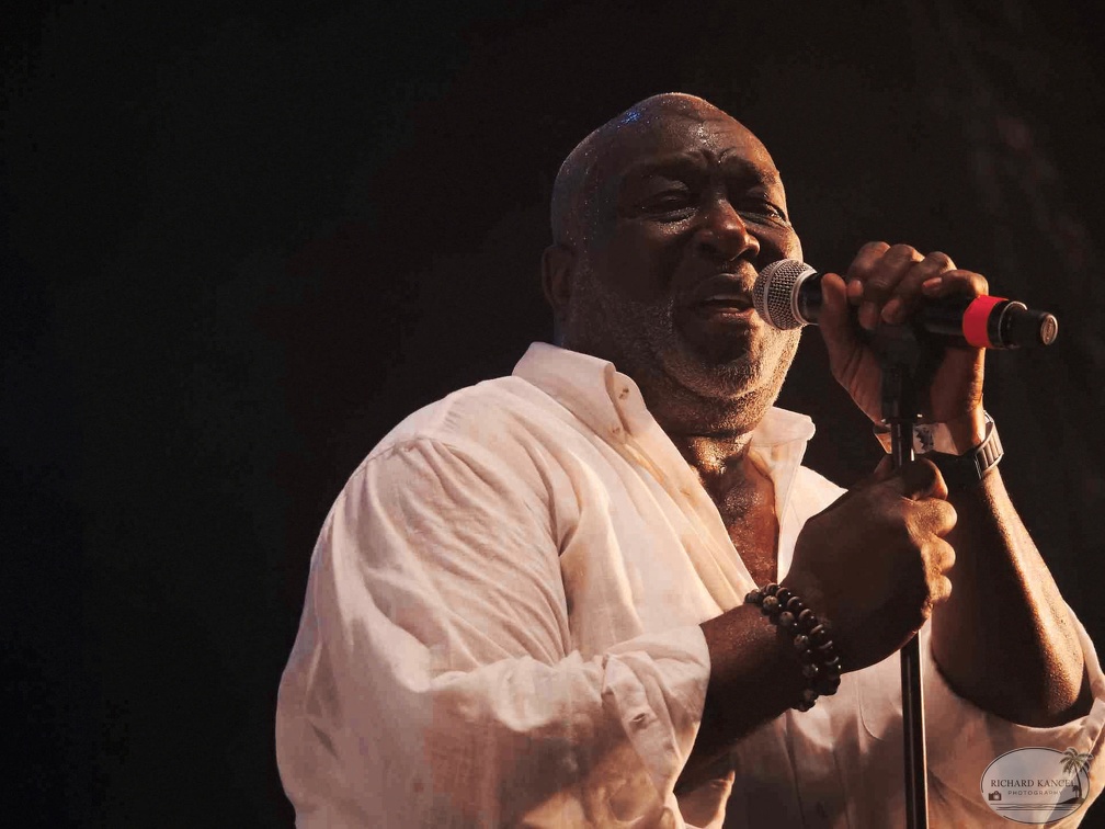 _1084170tabou-combo.jpg