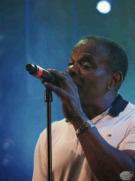 _1084214tabou-combo.jpg